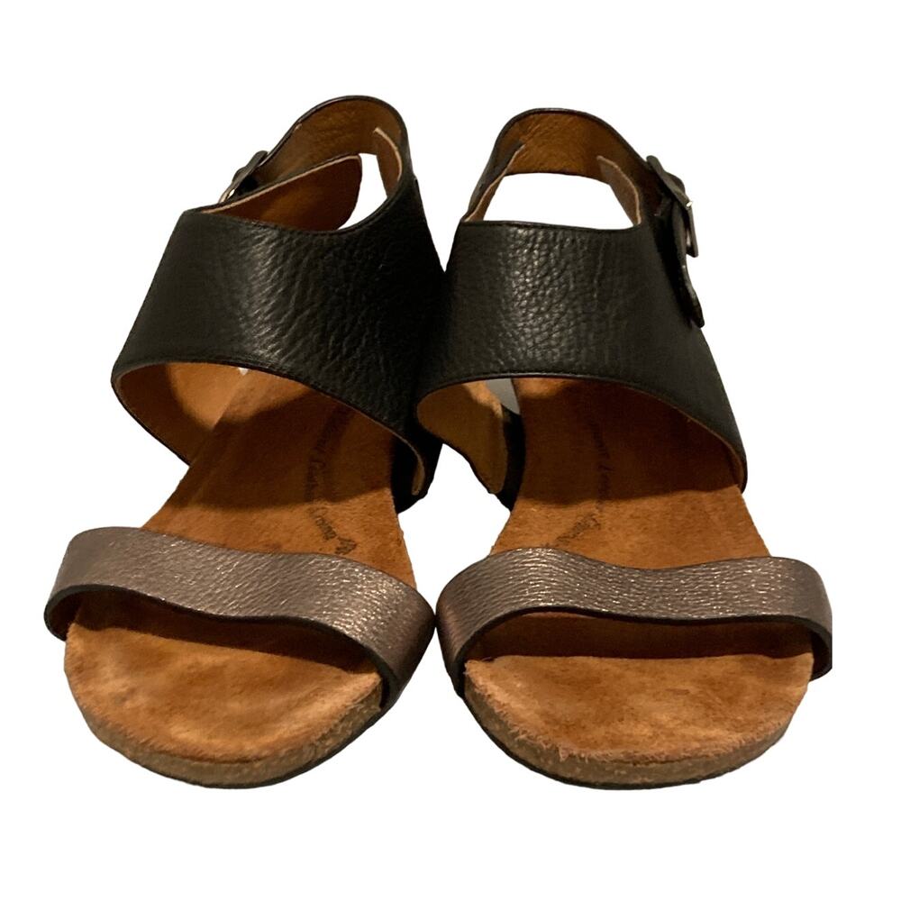 SOFFT VANITA Black and Metallic Leather Wedge Sandals size 9M